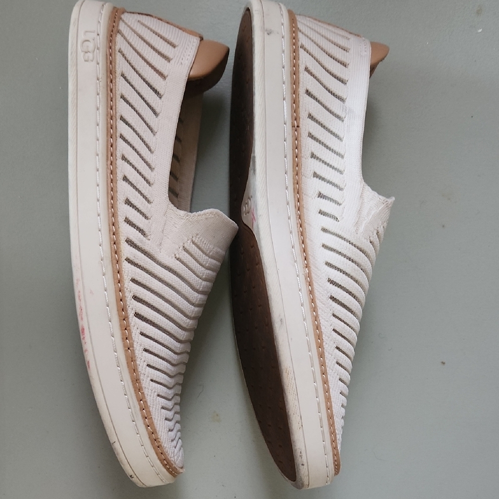UGG Cream Textured Slip-On Loafers *Hehab* - Picture 4 of 9